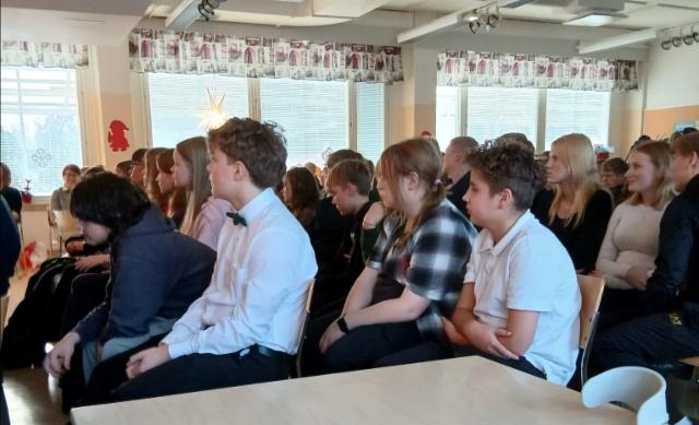 Perinnejuhlan koululaisyleis&ouml;&auml;.
