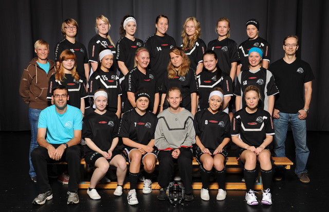 ryhma_ab-tytot_salibandyseura_vantaa_rh1_2563_cpy004_5000l_16