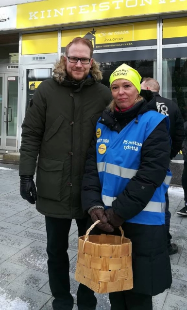 Piirin vaalikiertueella Hämeenlinnassa Olli Immosen kanssa 8.3.2019