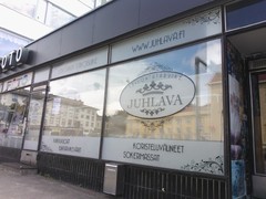 Myymälän ikkunateippaus