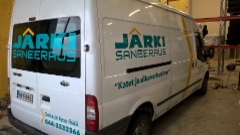 J&auml;rki saneerauksen pakettiauto