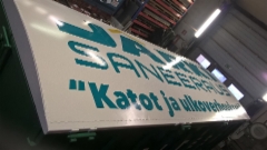 Vaihtolavan teipattu kansi