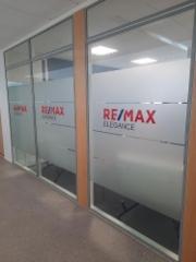 REMAX logo teippaukset