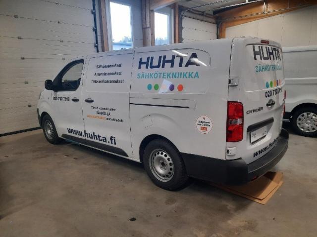 HUHTA Sähkötekniikan pakettiauton teippaus HUHTA Sähkötekniikan pakettiauton teippaus
