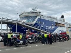 tallinassa_menossa_laivaan