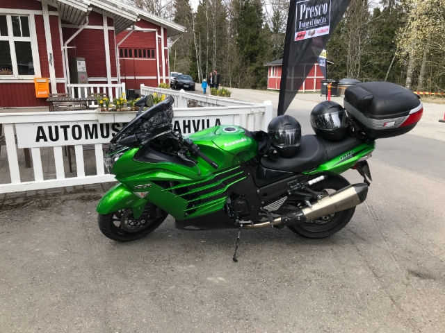 Kawasaki ZZR 1400 Performance Sport 6