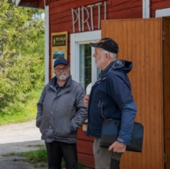 Puutarhuri Ari Partanen ja Matti Kemppainen