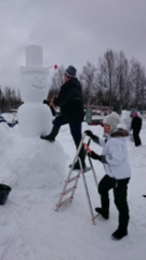 lumiukon tekoa Lumi Unnukassa 2016