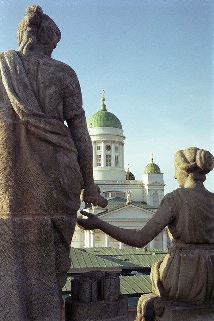  Kansallisarkiston katolla olevan patsasryhmän kunnostus , 2001