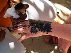 Henna-tatuointi rannalla