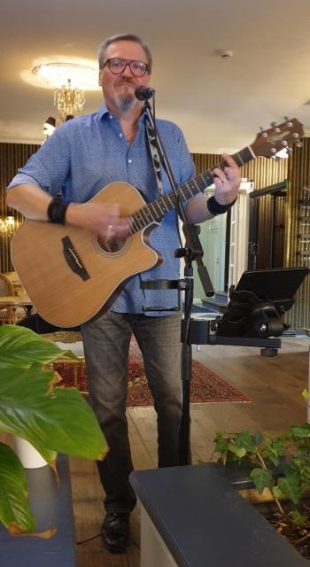 10__loppuiltaa_viihdytti_trubaduuri_markku_keho_-_20240820_211932