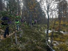 3a__kullankaivaien_rakennusten_raunioita_etsien
