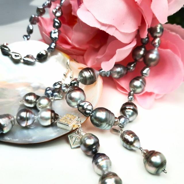 Tahiti Baroque korusetti, lähikuva