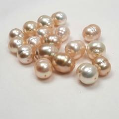 Etel&auml;meren keltaisia helmi&auml;