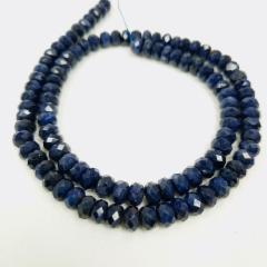 Raakahiottuja safiireja nauhassa 60 &euro;/nauha