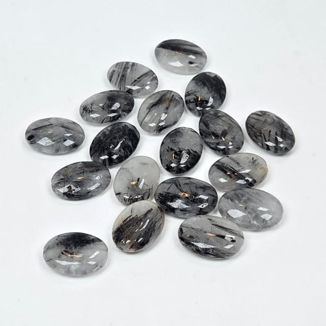 Upeita kvartsikivihelmi&auml;