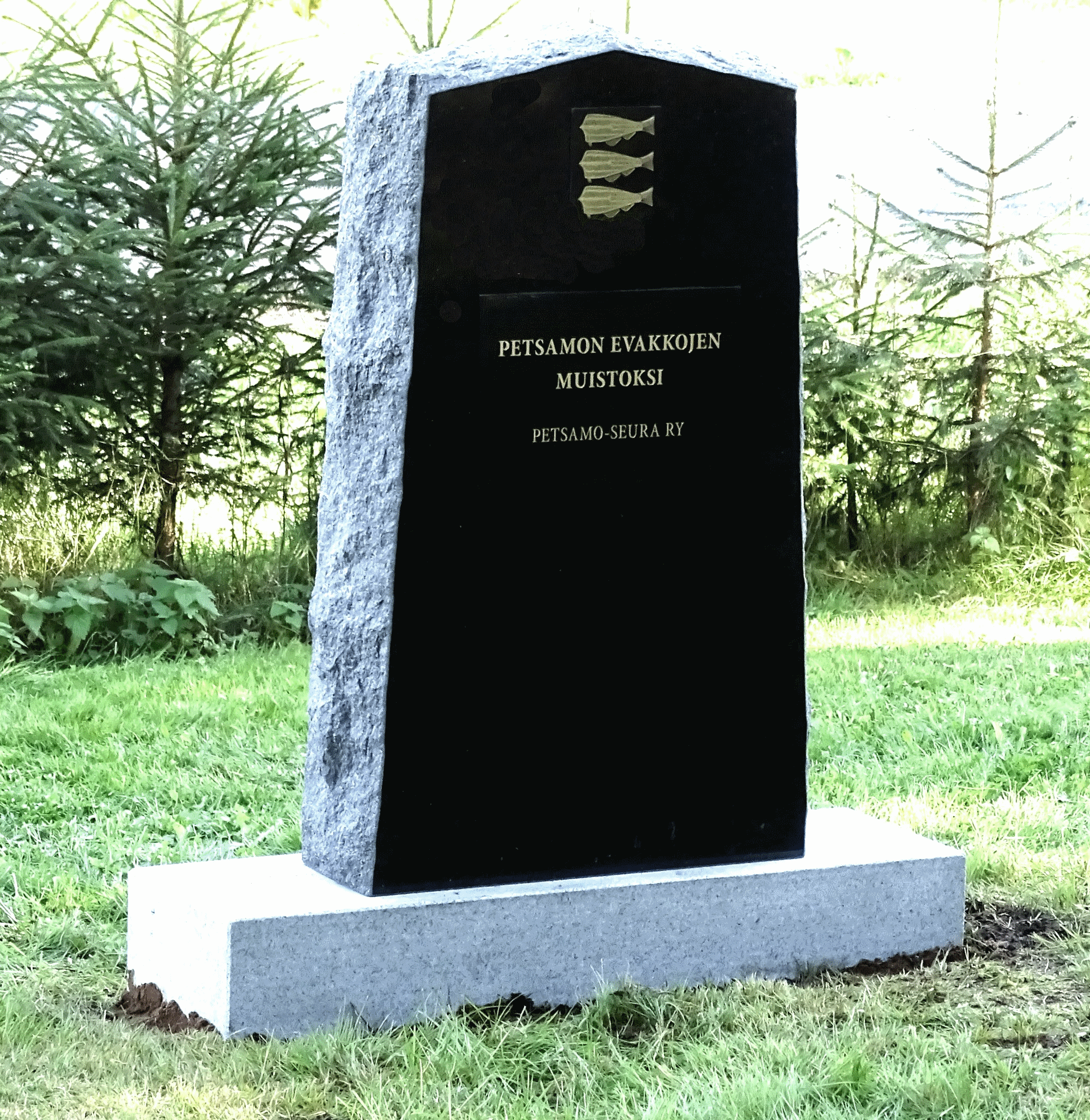 Evakkojen muistokivi Tervolassa