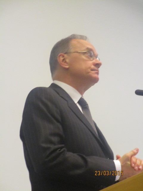 Petri Ekman toi yhtiön terveiset kokousväelle