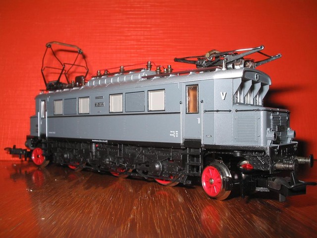 2439