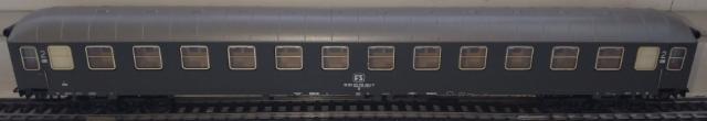 896 30