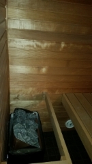 sauna terva leppä paneelilla ja leppä lauteilla