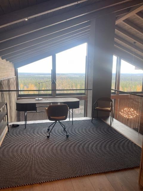 e8b74f6f-147b-4f80-b002-f0cbbeb11aee