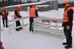 Talkoolaisia ampumaradalla