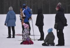 Kilpailija ja katsojia