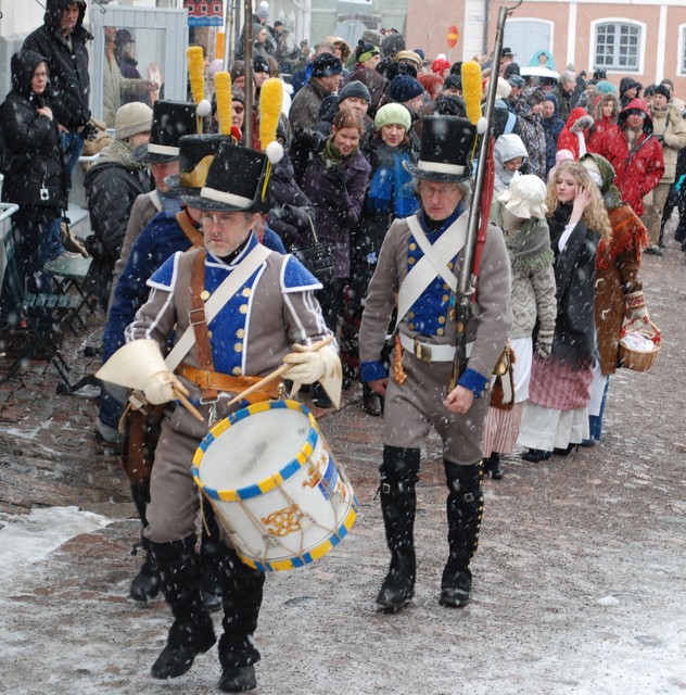 Historiallinen kulkue Porvoon valtiopäivien 200-vuotisjuhlassa