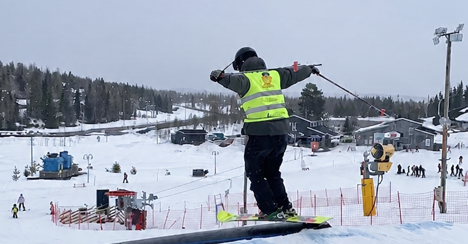 Pikazu-laskija harjoittelee slopessa