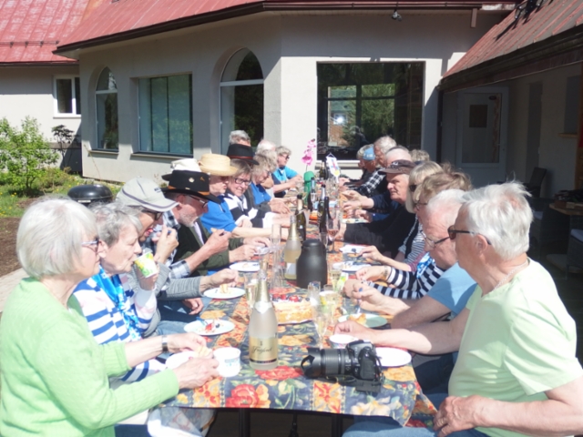 Äitienpäivä, Morsdag Kempings Zviguli