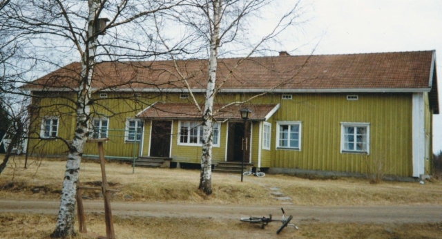 Kuvan takana lukee: Juvan pitäjän Vehmaan kylän Jaakkolan päärakennus 1989