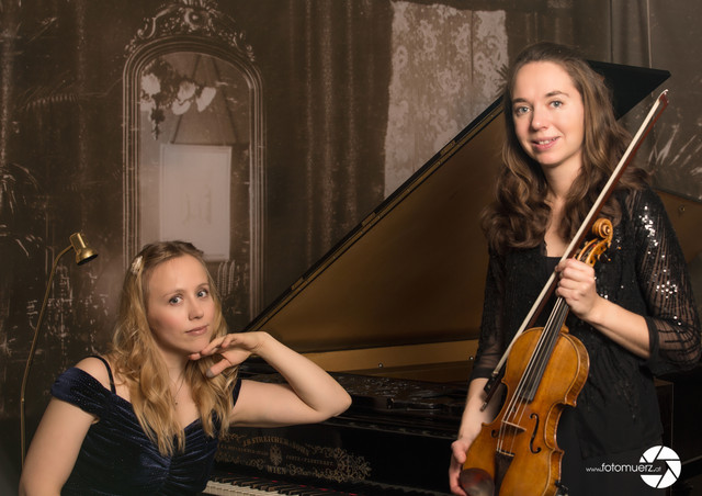 Brahms Museum. Terhi Dostal, piano, Annemarie Åström, violin