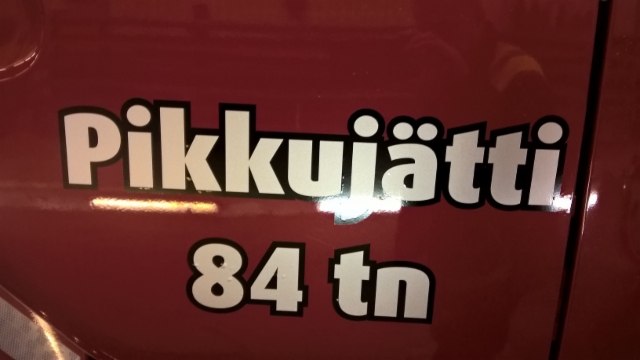 Monitoimikone - 76 tn - 84 tn.