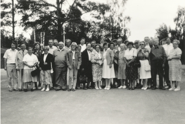 Sukukokoukseen 1987 osallistujat.
