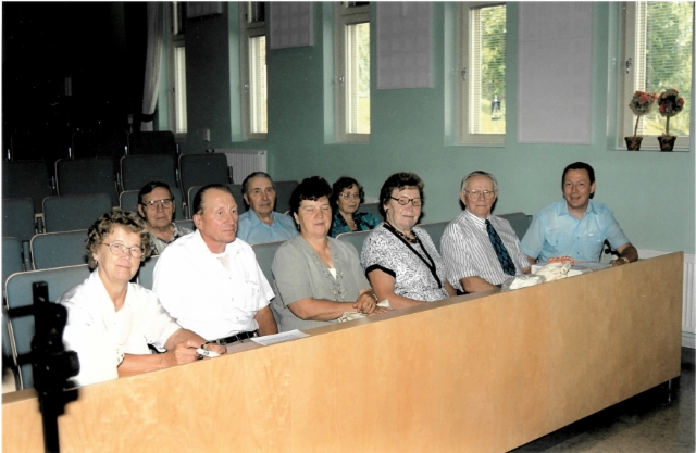 Sukukokoukseen 1997 osallistuneita.