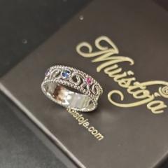 u-687