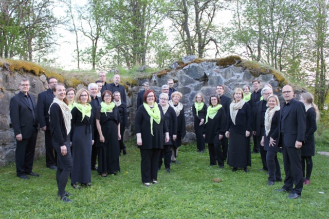 18_koko_kuoro_nurkassa_ryppaat